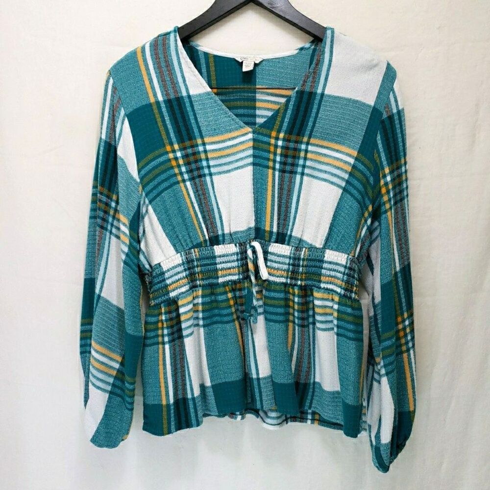 Cato Green White Plaid Long Sleeve Peplum Top Sz 14/16W Smocked Waist Tie V-Neck